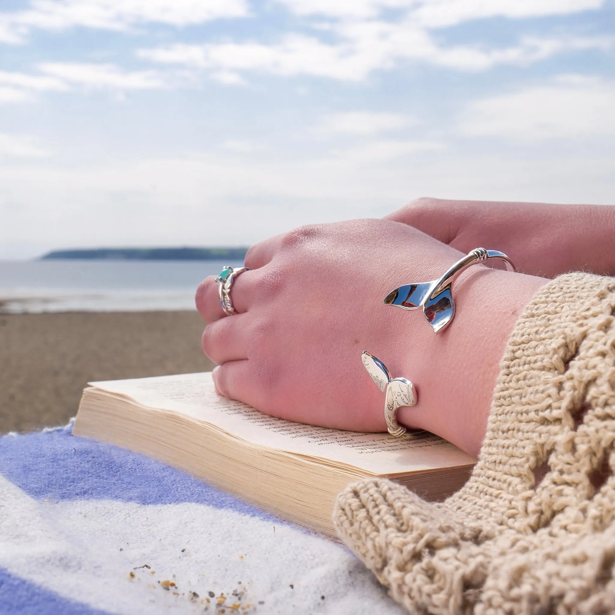 Whales tail torque bangle